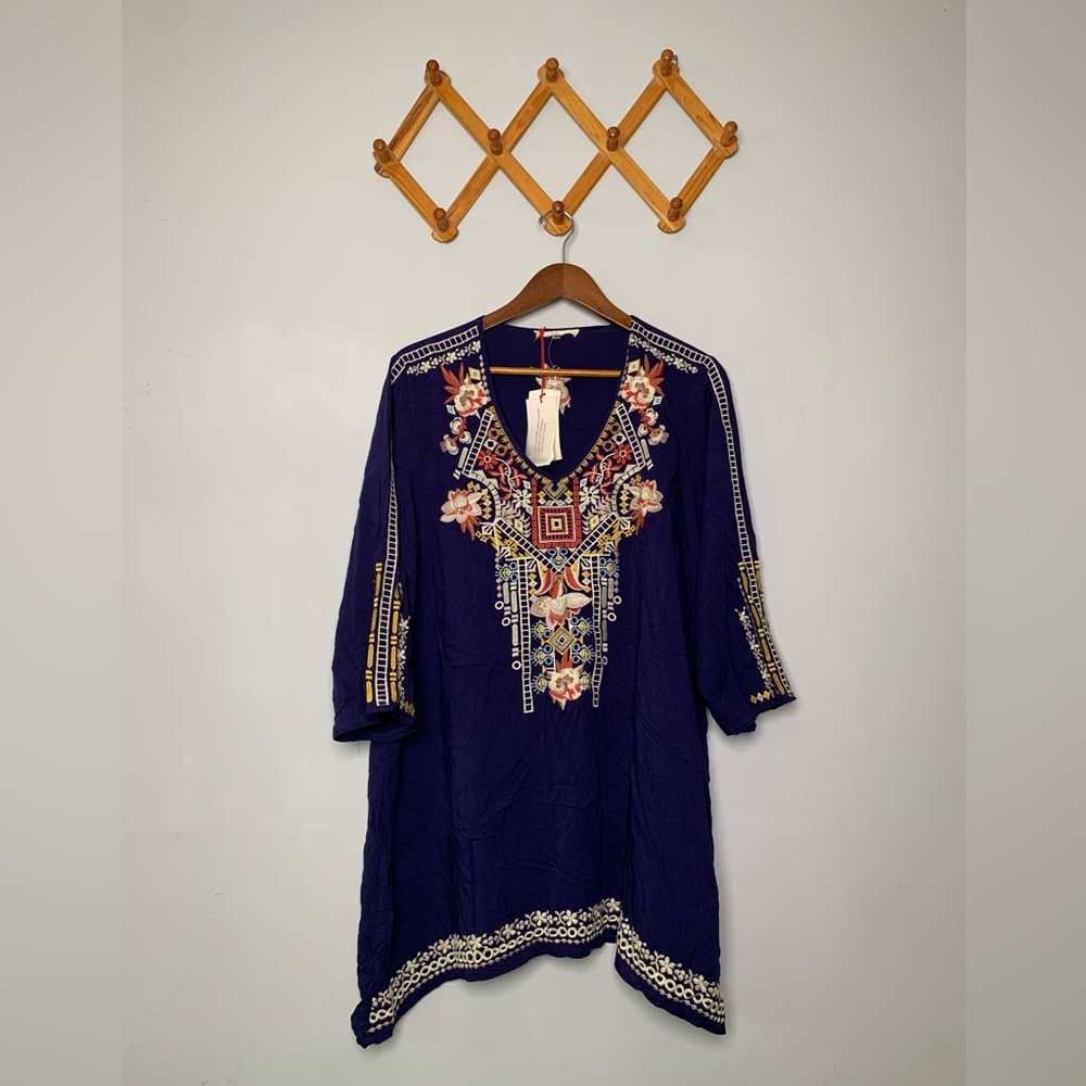 NWT Women’s Solitaire Blue Embroidered Floral V Neck Tunic Popover Blouse SZ L